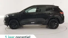 Zwart, metallic lak Gebruikt 2023 Jeep Compass SUV | € 32.950 (Eerlijke prijs)