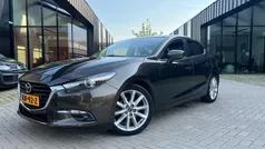 Bruin Gebruikt 2017 Mazda 3 Hatchback | € 12.950 (Eerlijke prijs)