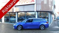Blauw, metallic lak Gebruikt 2024 Toyota Corolla Stationwagen | € 30.500 (Eerlijke prijs)