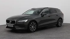 Gebruikt 2021 Volvo V60 Momentum Stationwagen | € 24.400 (Super prijs)
