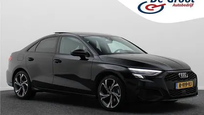 Zwart Gebruikt 2022 Audi A3 Advanced Sedan | € 20.950 (Eerlijke prijs)