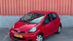Rood Gebruikt 2012 Toyota Aygo Hatchback | € 3.450 (Eerlijke prijs)