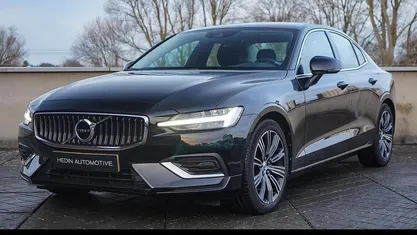 Zwart Gebruikt 2022 Volvo S60 Inscription Sedan | € 33.995 (Eerlijke prijs)