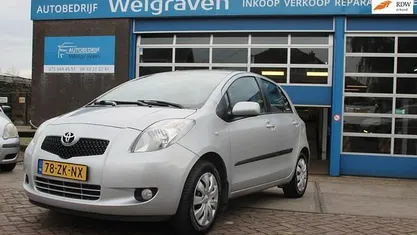 Grijs (metallic) Gebruikt 2008 Toyota Yaris Sol Hatchback | € 4.950 (Eerlijke prijs)