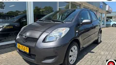 Grijs Gebruikt 2009 Toyota Yaris Hatchback | € 5.499 (Eerlijke prijs)