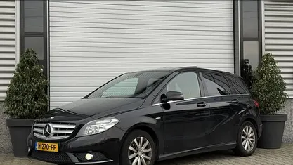 Zwart Gebruikt 2012 Mercedes B200 MPV | € 8.950 (Eerlijke prijs)