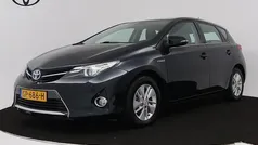 Grijs metallic Gebruikt 2015 Toyota Auris Limited Hatchback | € 13.745 (Goede deal)