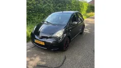 Zwart Gebruikt 2012 Toyota Aygo Cool Hatchback | € 2.499 (Eerlijke prijs)