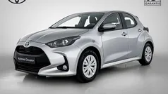 Zilver Gebruikt 2024 Toyota Yaris Hybrid Active Hatchback | € 23.950 (Eerlijke prijs)