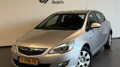 Occasion 2010 Opel Astra Selection Hatchback | € 5.450 (Eerlijke prijs)