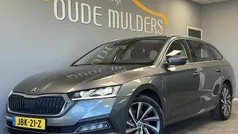 Grijs Gebruikt 2022 Skoda Octavia Business Line Stationwagen | € 26.950 (Eerlijke prijs)