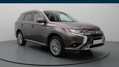 Bruin Gebruikt 2021 Mitsubishi Outlander Intense SUV | € 26.490 (Eerlijke prijs)