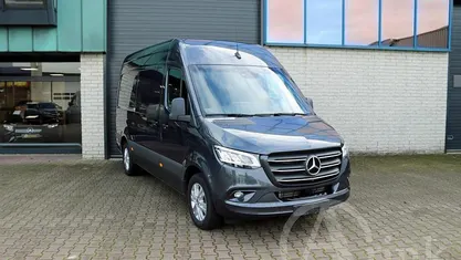 Grijs Occasion 2023 Mercedes Sprinter Van | € 56.750 (Eerlijke prijs)
