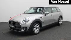 Grijs Gebruikt 2023 Mini Cooper Clubman Essential Stationwagen | € 25.945 (Eerlijke prijs)