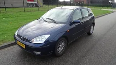 Gebruikt 2004 Ford Focus Ghia Hatchback | € 1.495 (Eerlijke prijs)