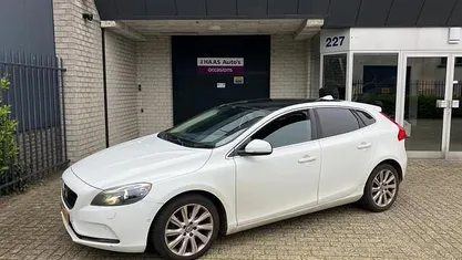 Gebruikt 2013 Volvo V40 Momentum Hatchback | € 4.999 (Eerlijke prijs)