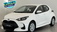 Wit Gebruikt 2022 Toyota Yaris Hybrid Active Hatchback | € 20.695 (Eerlijke prijs)
