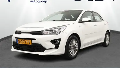 Wit Gebruikt 2022 Kia Rio Hatchback | € 17.950 (Eerlijke prijs)