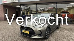 Groen Occasion 2022 Toyota Yaris Hybrid Hatchback | € 22.499 (Eerlijke prijs)