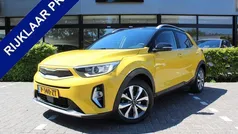 Geel, metallic lak Gebruikt 2021 Kia Stonic SUV | € 20.950 (Eerlijke prijs)