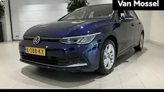 Blauw Gebruikt 2021 VW Golf VIII Life Hatchback | € 18.400 (Eerlijke prijs)