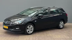 Zwart Gebruikt 2018 Opel Astra Edition Stationwagen | € 10.895 (Eerlijke prijs)