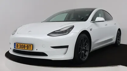 Occasion Tesla Model 3 Standard Range 239 kW (325 PK) 2020 Wit parelmoer Sedan