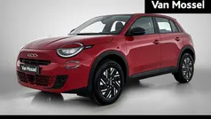 Rood Nieuw 2025 Fiat 600 Urban SUV | € 26.397 (Super prijs)