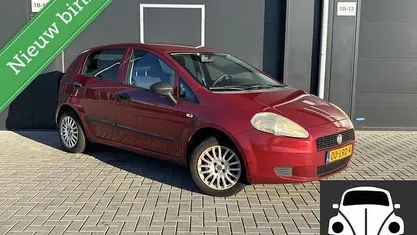 Occasion 2010 Fiat Grande Punto Hatchback | € 2.250 (Eerlijke prijs)