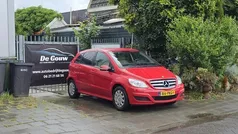 Rood Gebruikt 2011 Mercedes B160 MPV | € 7.499 (Eerlijke prijs)