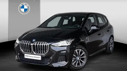 Zwart (metallic) Gebruikt 2024 BMW 225 Active Tourer Comfort Edition MPV | € 35.900 (Eerlijke prijs)