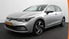 Zilver Gebruikt 2021 VW Golf VIII Style Hatchback | € 26.440 (Eerlijke prijs)