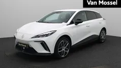 Wit Gebruikt 2023 MG MG4 EV Luxury Hatchback | € 22.900 (Eerlijke prijs)