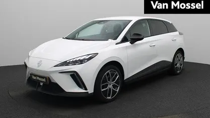 Wit Gebruikt 2023 MG MG4 EV Luxury Hatchback | € 22.900 (Eerlijke prijs)