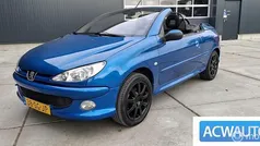 Blauw Gebruikt 2005 Peugeot 206 CC Cabriolet | € 1.950 (Eerlijke prijs)