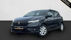 Grijs, metallic lak Gebruikt 2021 Dacia Sandero Comfort Hatchback | € 13.950 (Eerlijke prijs)