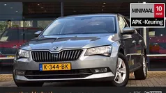 Grijs Gebruikt 2016 Skoda Superb Business Line Hatchback | € 11.990 (Eerlijke prijs)