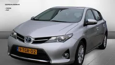 Grijs, metallic lak Gebruikt 2014 Toyota Auris Hybrid Hatchback | € 8.950 (Eerlijke prijs)