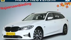 Wit Gebruikt 2022 BMW 320e Executive Stationwagen | € 32.900 (Super prijs)