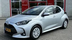 Grijs Gebruikt 2020 Toyota Yaris Hybrid Hatchback | € 17.400 (Eerlijke prijs)