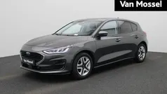Grijs Gebruikt 2022 Ford Focus Sedan | € 17.900 (Eerlijke prijs)