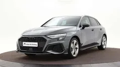 Grijs Gebruikt 2024 Audi A3 Sportback Design Hatchback | € 32.940 (Eerlijke prijs)