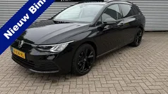 Zwart Gebruikt 2022 VW Golf VIII Life Stationwagen | € 19.945 (Eerlijke prijs)
