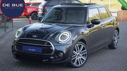 Blauw (metallic) Gebruikt 2020 Mini John Cooper Works Chili Hatchback | € 29.911 (Eerlijke prijs)