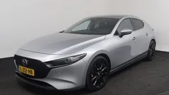Gebruikt 2021 Mazda 3 Luxury Hatchback | € 24.750 (Eerlijke prijs)