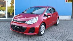Rood Gebruikt 2017 Kia Rio Comfort Hatchback | € 10.250 (Eerlijke prijs)