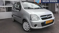 Grijs Gebruikt 2006 Opel Agila Essentia Hatchback | € 1.500 (Eerlijke prijs)