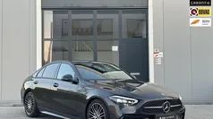 Grijs, metallic lak Gebruikt 2022 Mercedes C220 AMG line Sedan | € 41.950 (Goede deal)