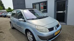 Grijs Gebruikt 2003 Renault Scénic Luxe MPV | € 750 (Eerlijke prijs)