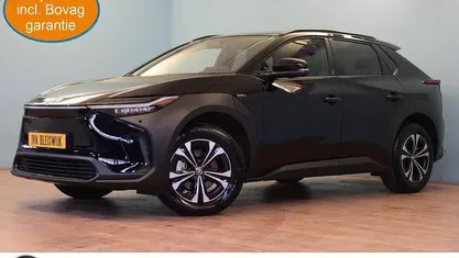 Zwart Gebruikt 2024 Toyota bZ4X Team SUV | € 34.899 (Eerlijke prijs)